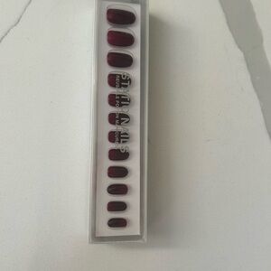 Meet me in Paris. Static Nails.  Press-On Nails